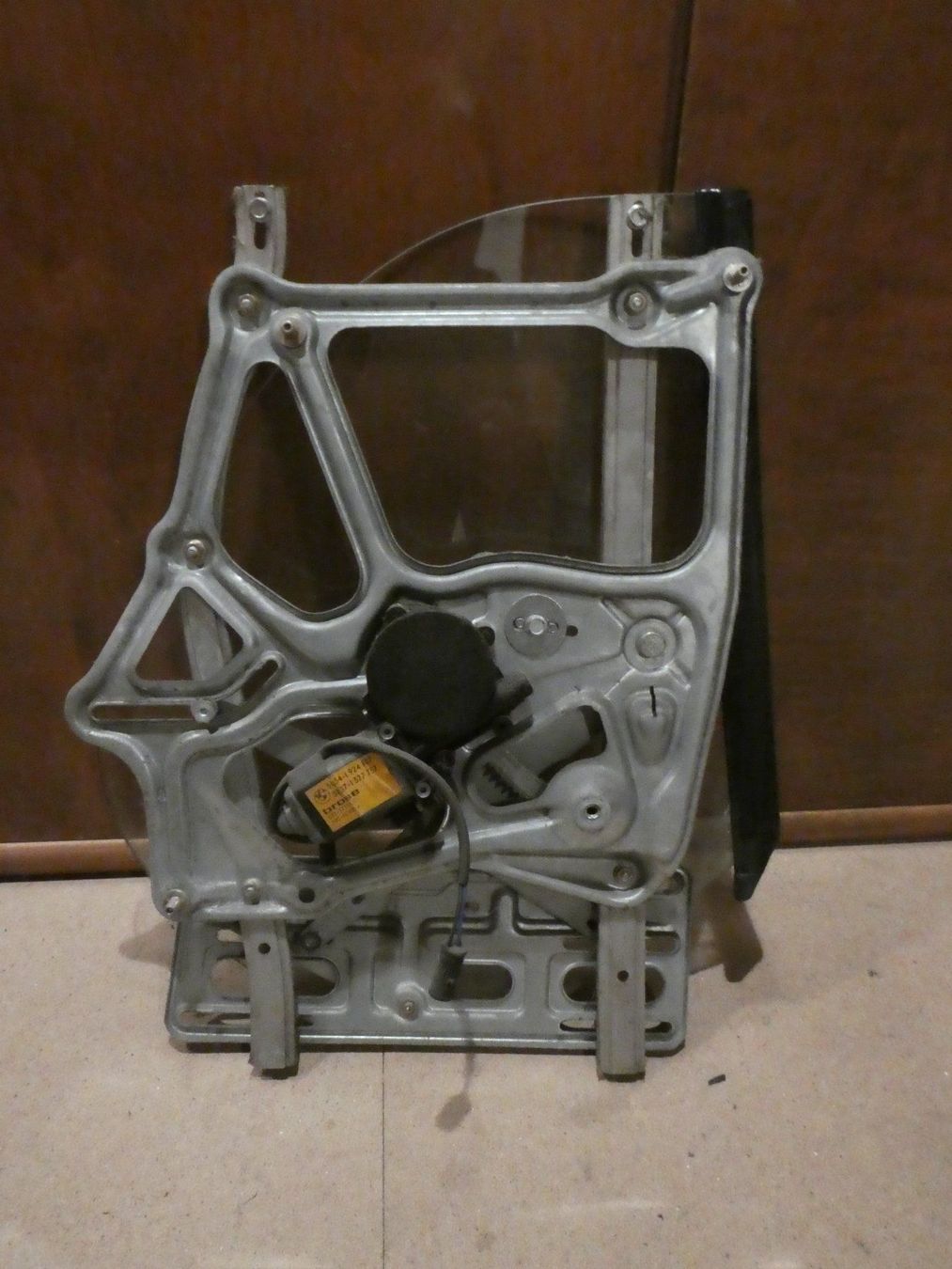 BMW Tutti pezzi di ricambio auto: BMW E30 Cabrio Dreiecksfenster ink Motor – Usato da Ebnat-Kappel venduto da nadine1994 1