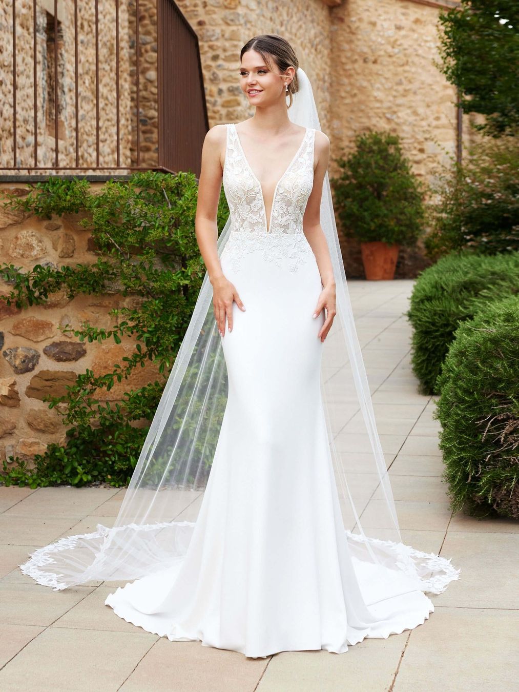 Kleider: Secondhand Brautkleid Bianco Evento "Sapphire", Grösse 42 – Gebraucht aus Brunnen von Herzig-Brautmode