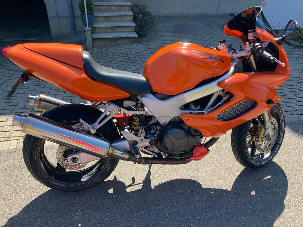 Vtr 1000 F Auf Rennstrecke _ Honda VTR 1000 F Firestorm, Typ SC36 ...
