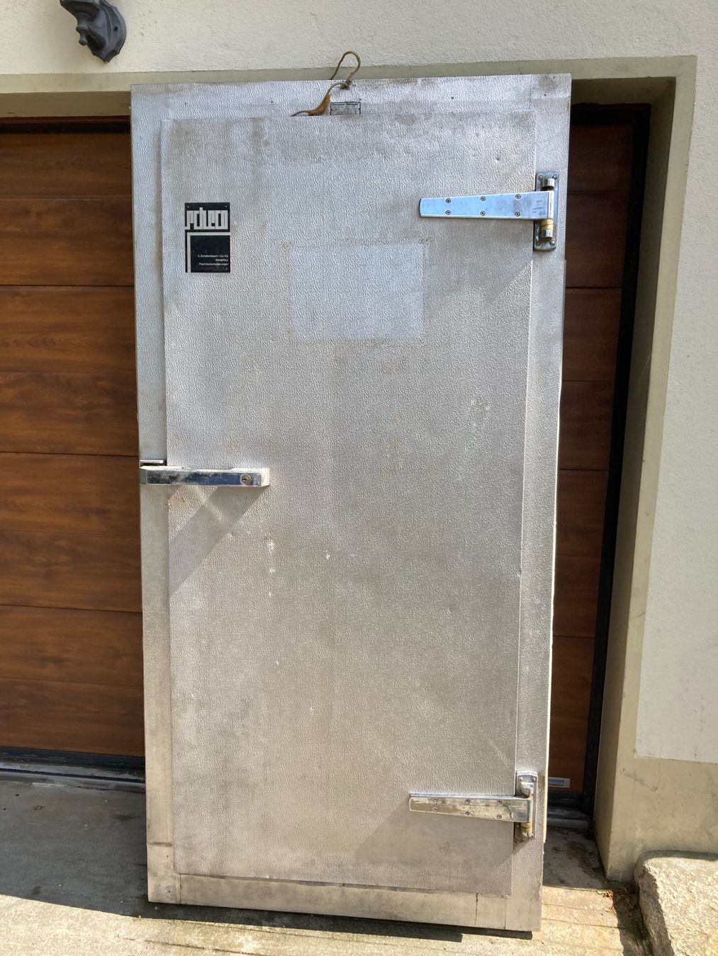 Portes: Porte de chambre froide – D'occasion à Bossonnens par Alsonn