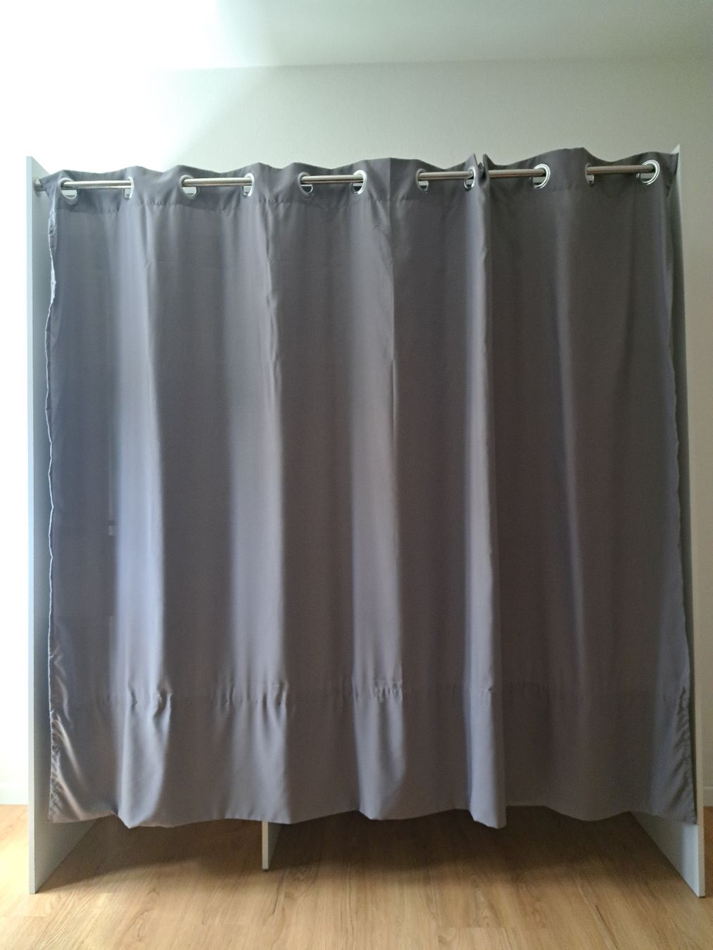 Guardaroba: Armoire penderie à rideaux  – Usato da Hauterive NE venduto da meli_ss24 1