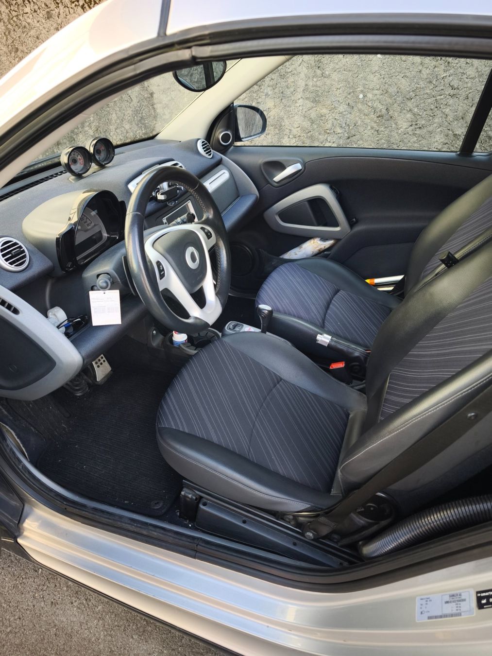 Smart Autos: Smart fortwo Cabrio schwarz 85PS – D'occasion à Mels par Kollershop 4