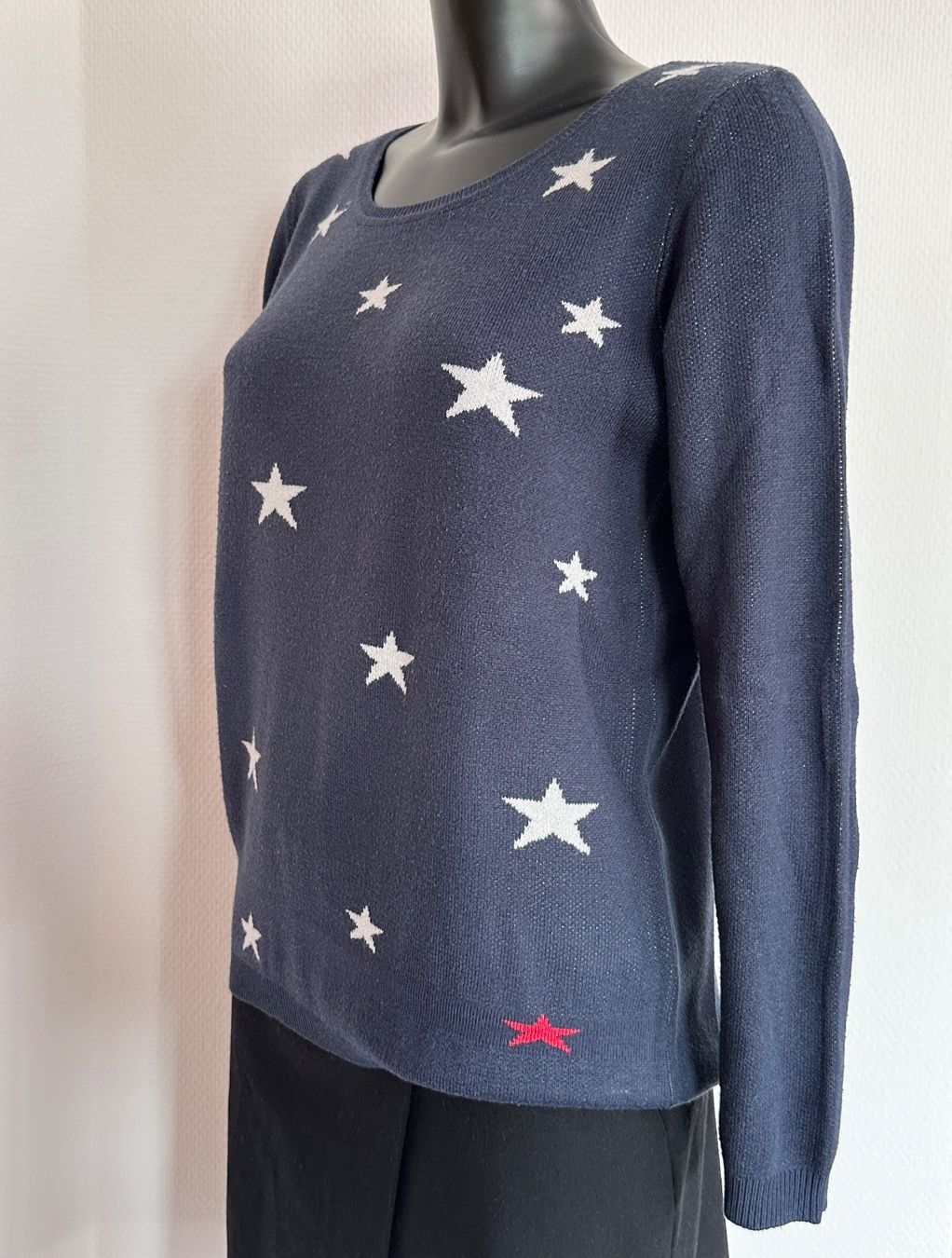 Pullover & Sweatshirts: Gr 38 Sternen Pullover marine – Gebraucht aus Rickenbach b. Wil von sunneschii_ 1
