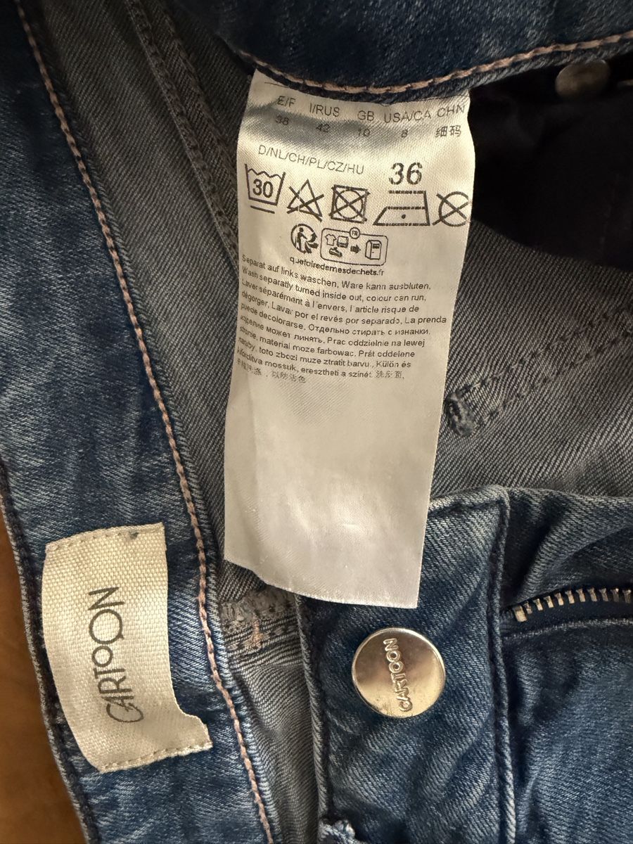 Jeans: Jeans Cartoon Grösse 36 blau  – Usato da Oberkulm venduto da Sanamm 2