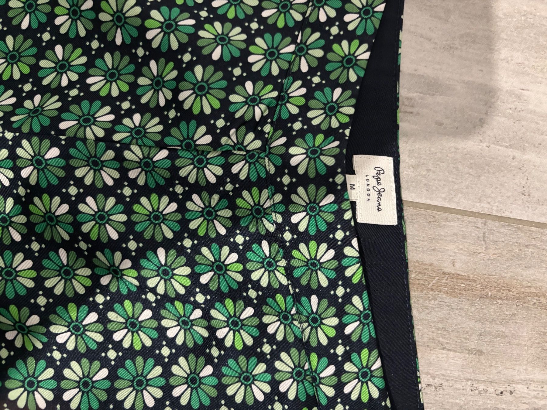 Pepe Jeans Pantaloni: Pepe Jeans Stoffhose – Usato da Duebendorf venduto da tom_lp2m 3