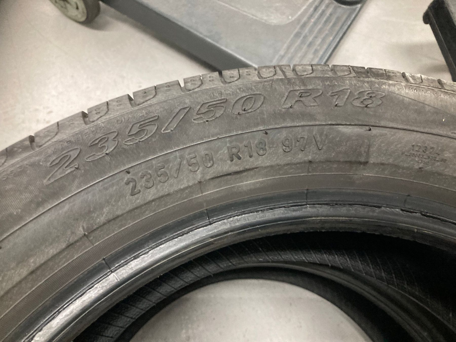 Pirelli Pneus & Kompletträder: 235/50R18 Sommerreifen Pirelli – Gebraucht aus Cham von WB2223 4