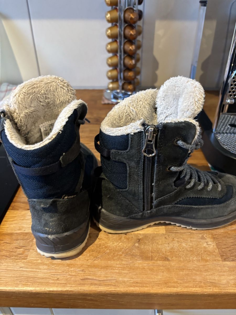 Lowa Schuhe für Jungen: Lowa Kinderstiefel 28 – Gebraucht aus Weiach von Mona310 2