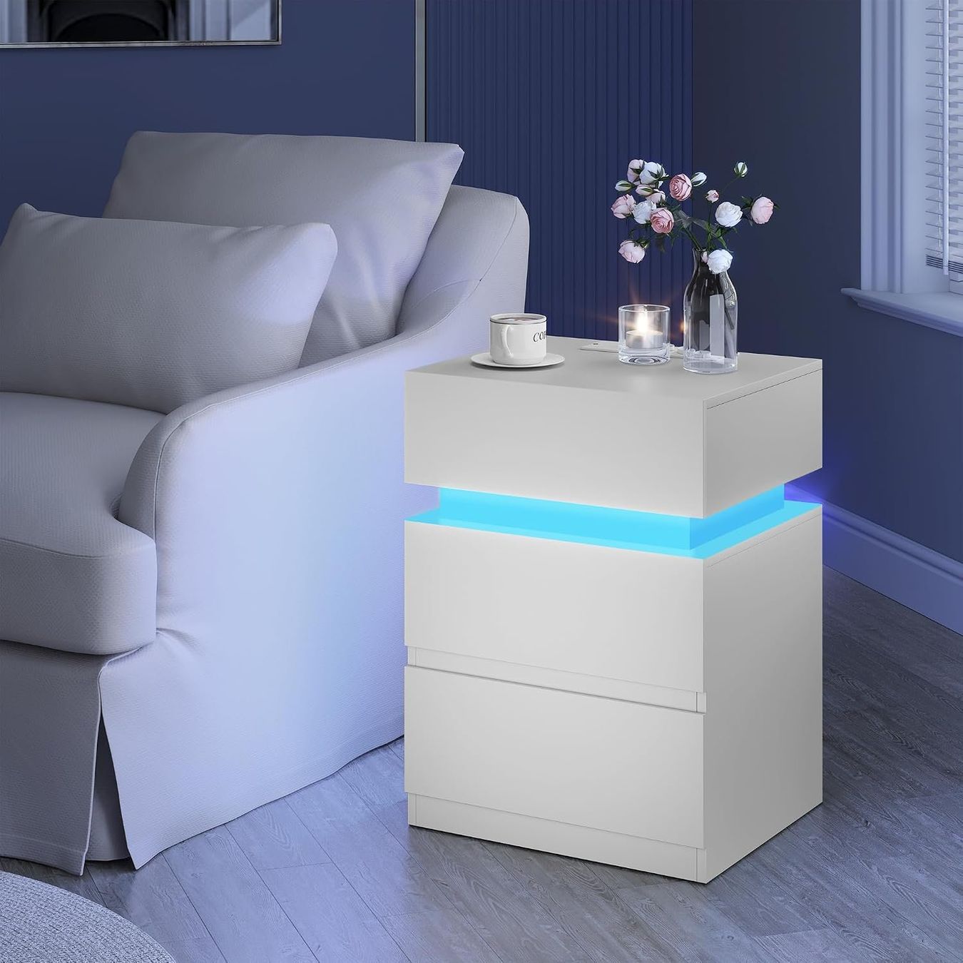 Nachttische: Nachttisch 2er-Set mit Steckdose und LED-Licht Weiss – Neu und originalverpackt aus Schaffhausen von Gipfelgut 8