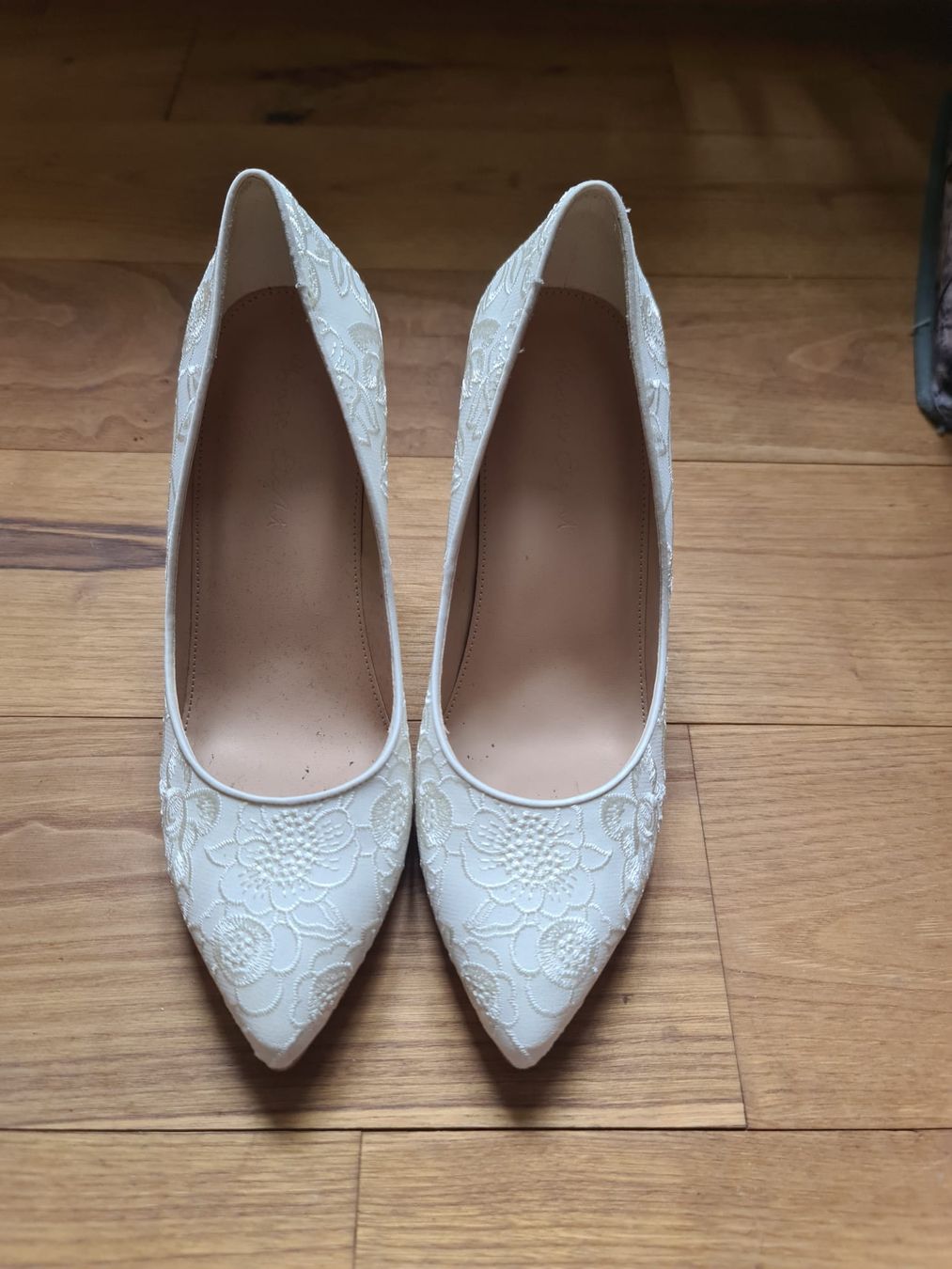 Phase Eight Chaussures femmes: elegante Schuhe mit Spitzenmotiv mit Clutch – Neuf (Voir description) à Affoltern am Albis par Ebruli89