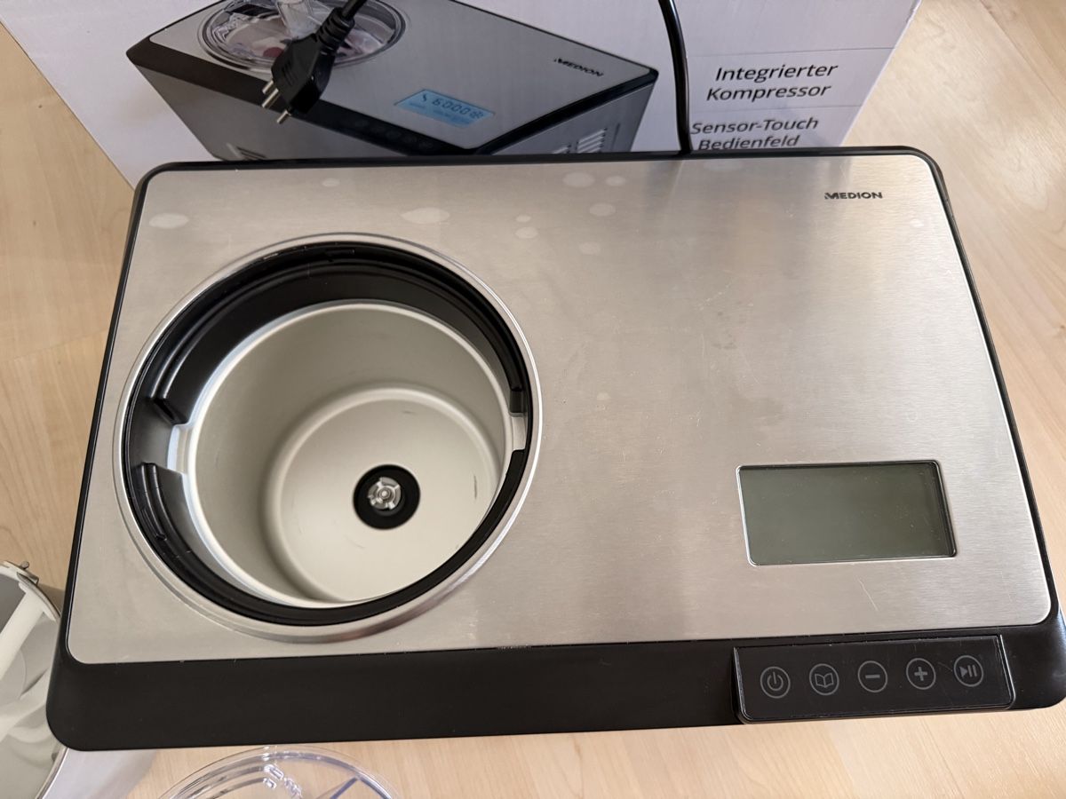 Medion Elettrodomestici da cucina: MEDION Glacemaschine/Eismaschine MD 18883 mit Kompressor – Usato da Zürich venduto da Aus_Alt_Mach_Neu 4