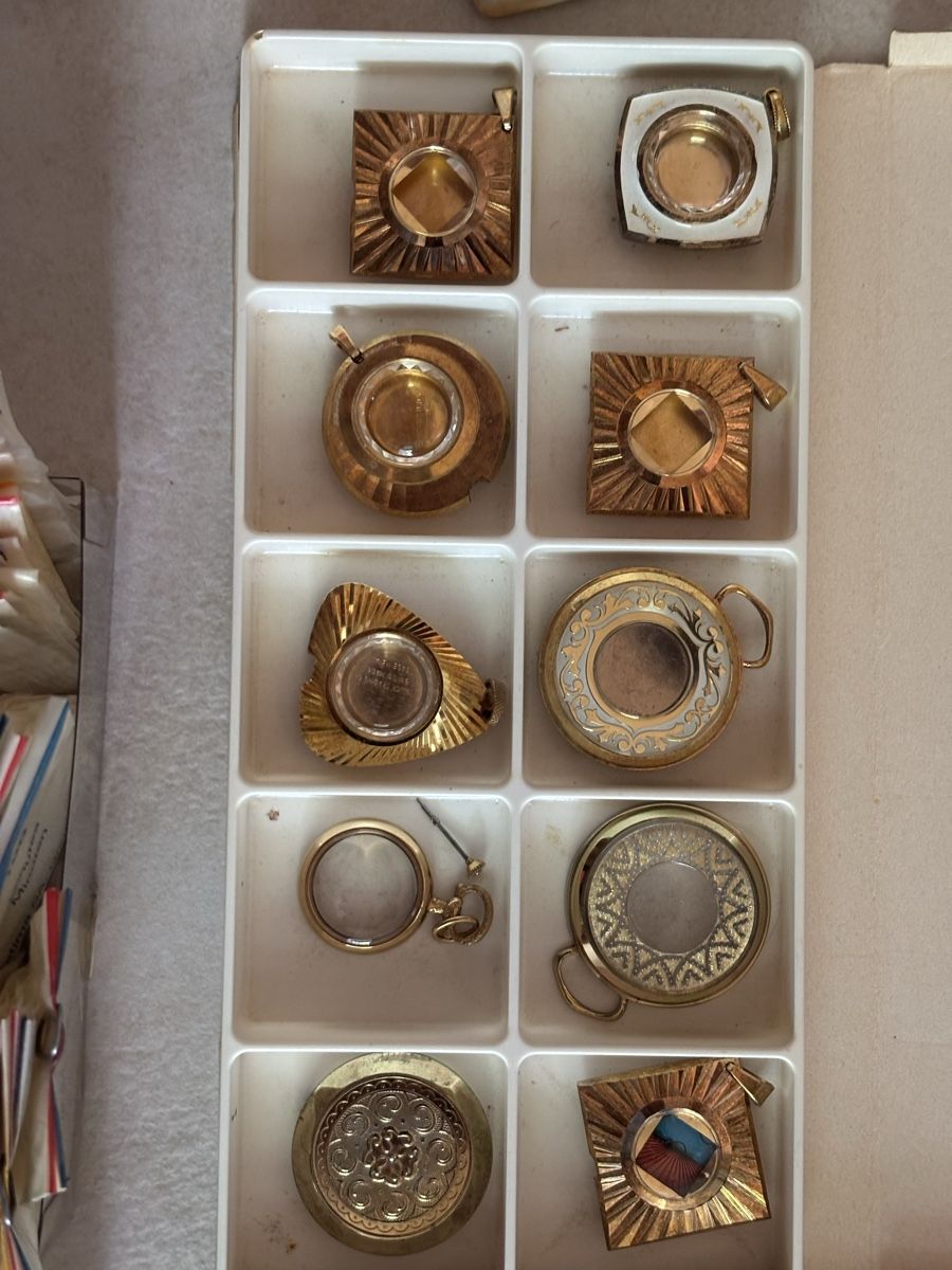Montres: Lot vintage Zeiger und Gläser – Neuf (Voir description) à Rüti b. Büren par CenicAG 8