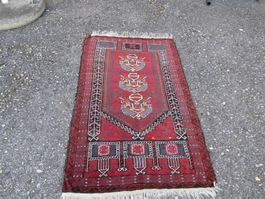 Schöner roter Läufer, handgeknüpft                   (Nr.70)