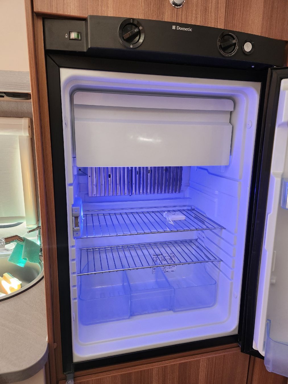 Frigoriferi: Dometic Absorber Kühlschrank – Usato da Kerns venduto da walti88 1