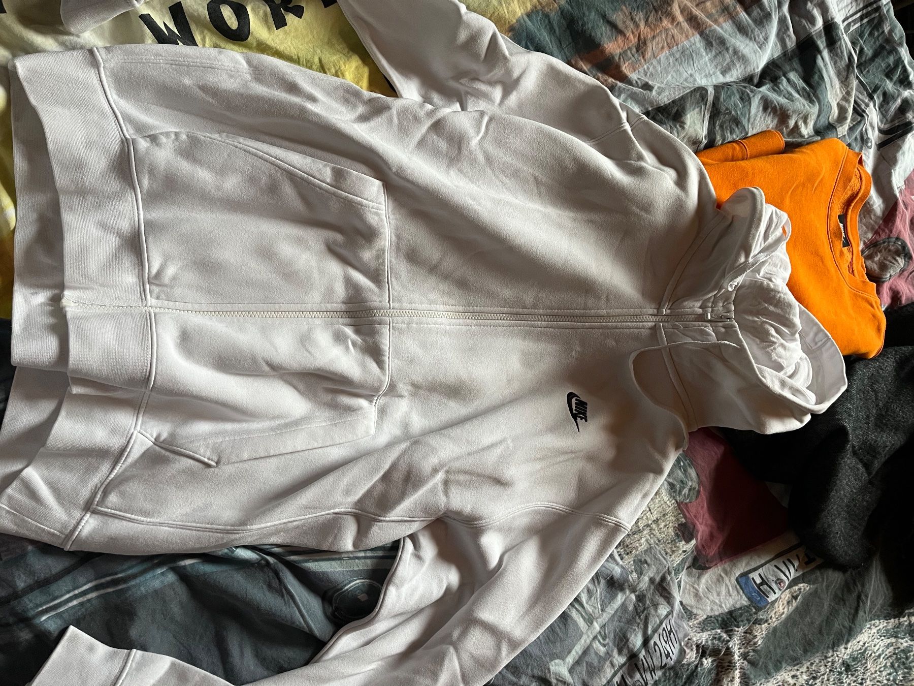 Nike Maglioni & Felpe: Nike zip hoodie L – Usato da Treyvaux venduto da afa_7zpz