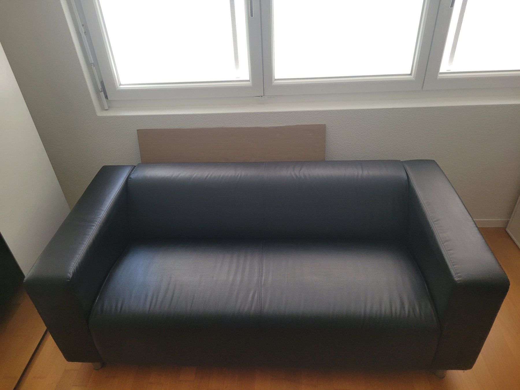 Sofas: 2er-Sofa schwarzes Kunstleder – Neuf (Voir description) à Urtenen-Schönbühl par B3NI33