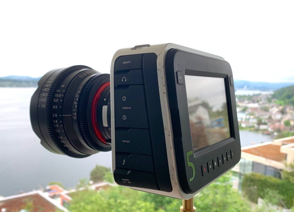 Lot Blackmagic: Caméra 2.5K Monture EF + Dongle Davinci + Convertisseur SDI-HDMI (très Bon état)