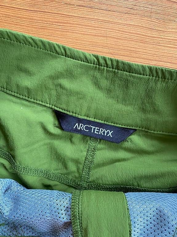 Arcteryx Pantaloni: Wanderhose von Arcteryx – Usato da Aarau venduto da lacrimara 1