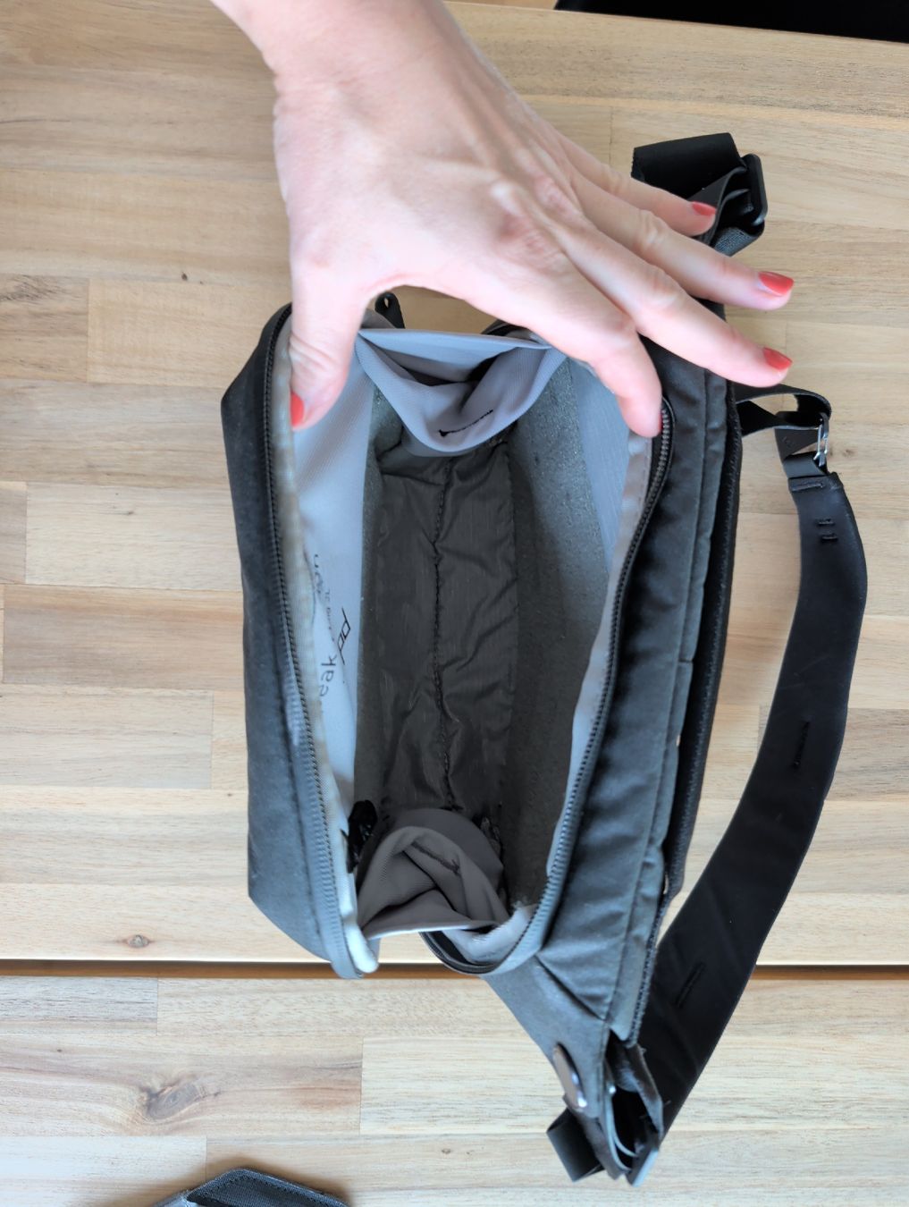 Borse: Peak Design 3L Everyday Sling schwarz – Nuovo (secondo la descrizione) da Winterthur venduto da cinmyr 1