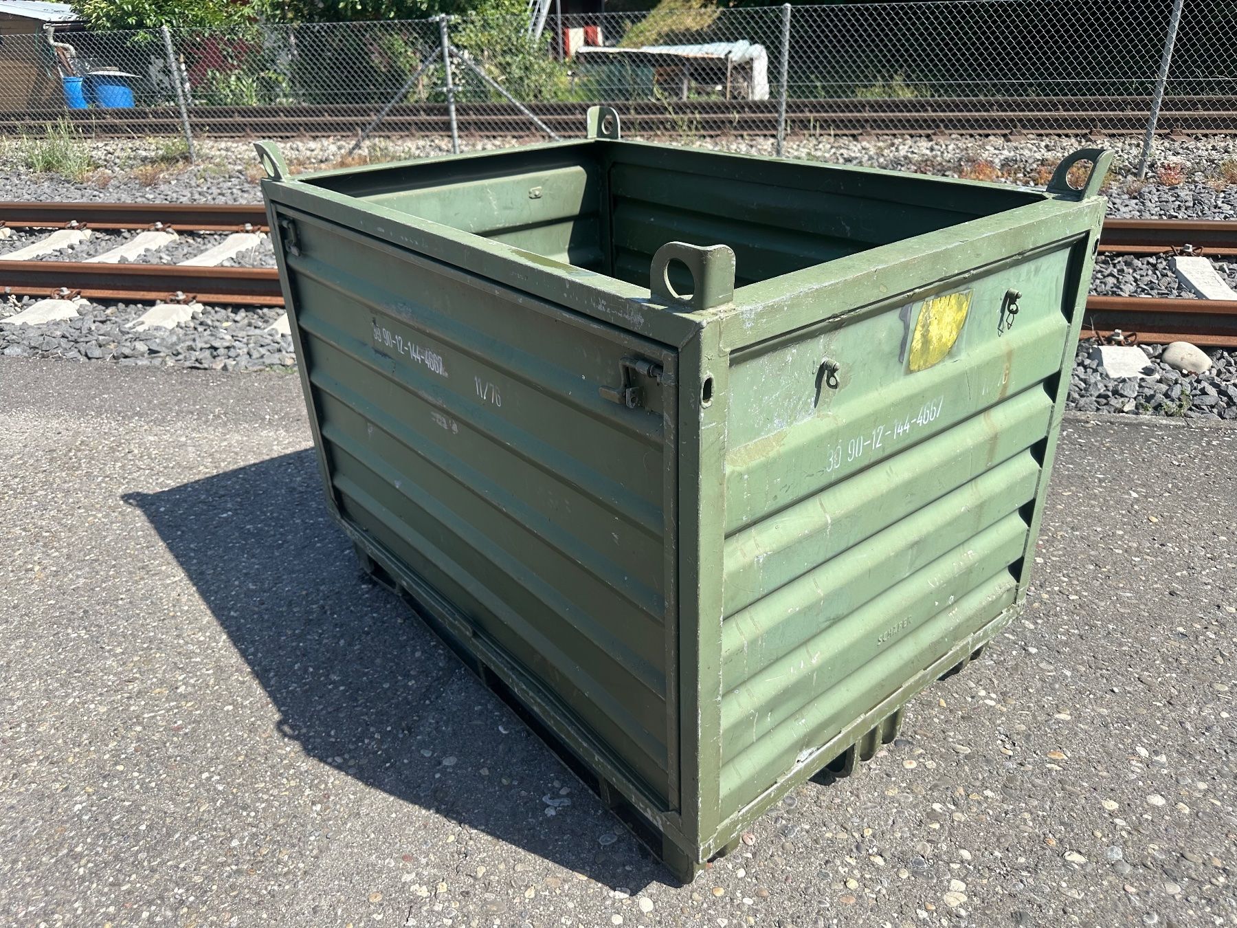 Palettes: Palettenbox Boxpalette, Hochbeet oder Transportbehälter – D'occasion à Laufenburg par Sirluger 1