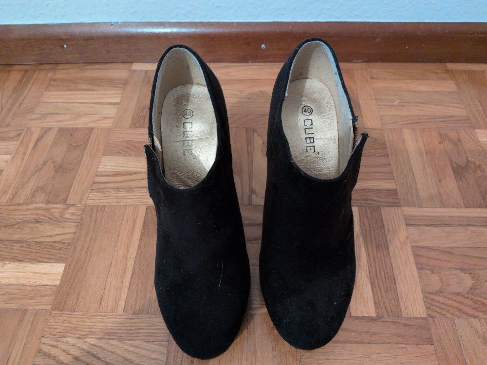 Cube Scarpe da donna: Bottines / Stiefeletten Cube 40 – Usato da Bôle venduto da Innea 2