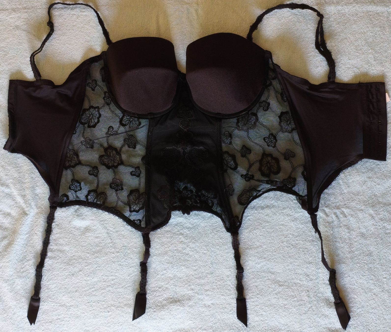 Autres dessous: CHANTELLE Corsage Schwarz, Grösse EU 85 C – D'occasion à Villigen par gioros