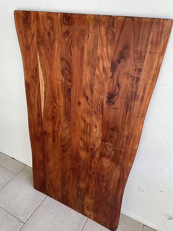Tavoli: Esstisch mit Baumkante, 140x90cm – Usato da Marthalen venduto da ironh1tsch