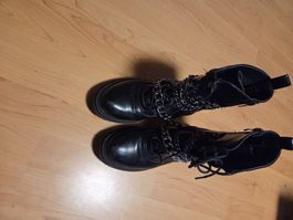 Stivali neri con catene, numero 39 - perfetti per l'inverno!