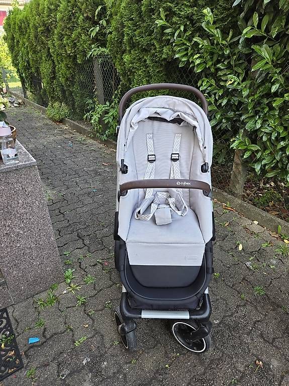 Carrozzine: Cybex Eos Lux Kinderwagen mit Babyschale – Usato da pratteln venduto da mer_qt2j 2