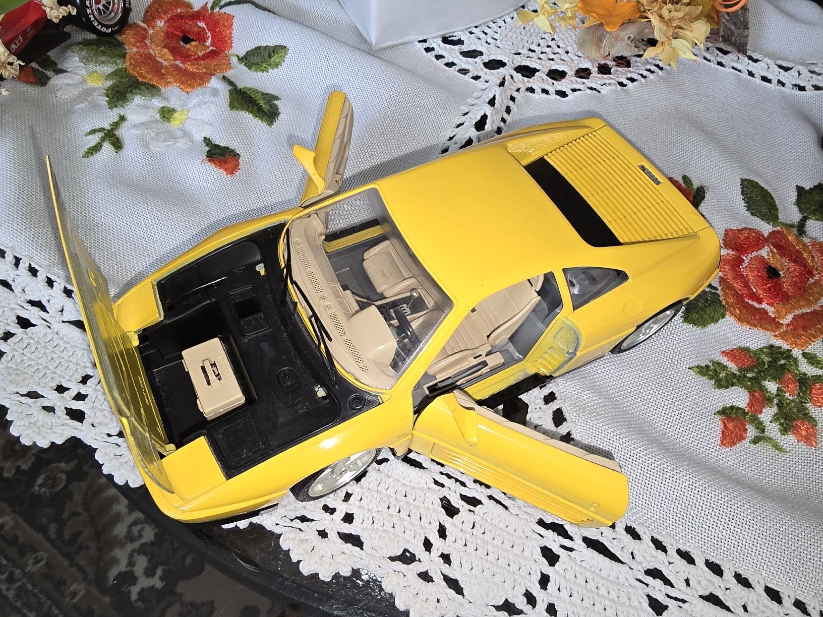 Ferrari Modellini d'auto: Modellauto Burago  Ferrari 348 1989 – Difettoso da Lachen SZ venduto da Soulmate74