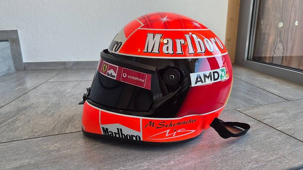 Caschi & visiere: Michael Schumacher Helm – Usato da Utzenstorf venduto da mbo_y2g7