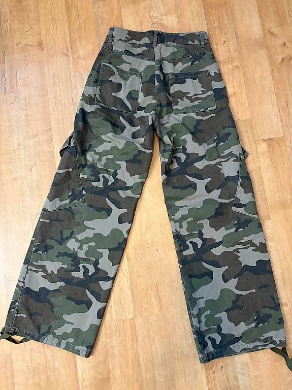 Pantaloni: Neu: Cargohose Camouflage Gr. 36 – Nuovo (secondo la descrizione) da Willisau venduto da ani_gtk8 3