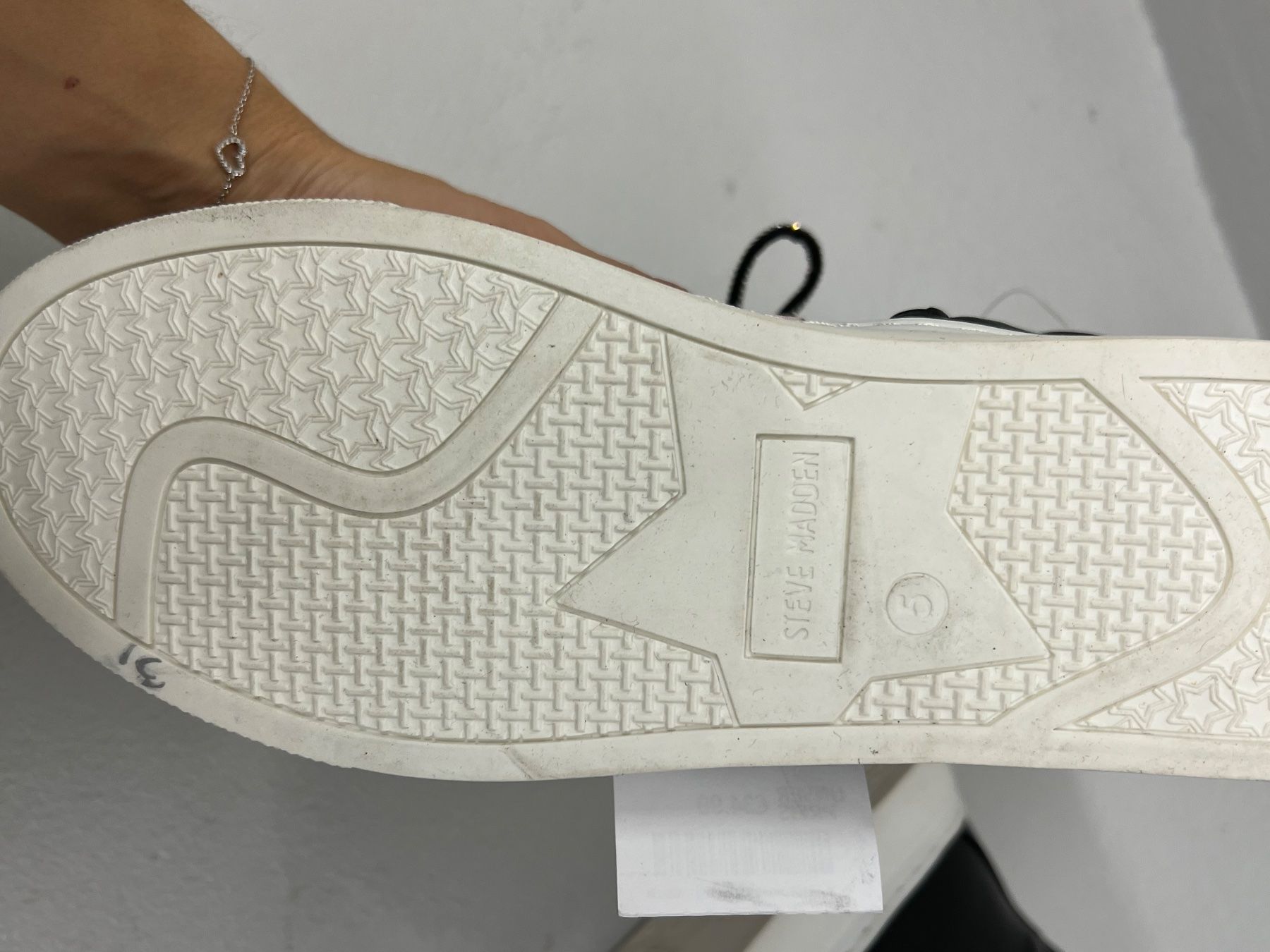 Steve Madden Damenschuhe: Turnschuhe von Steve Madden mit Glitzerschuhbändel – Neu und originalverpackt aus Jona von n.ferrari 4
