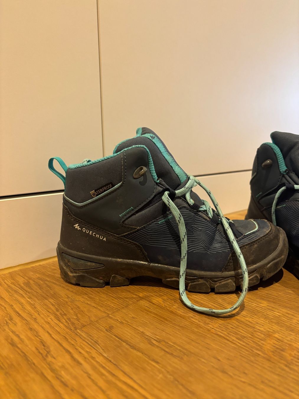 Decathlon Scarpe da uomo: Kinder Hiking shoes size 35 – Usato da Küssnacht am Rigi venduto da s_vndn