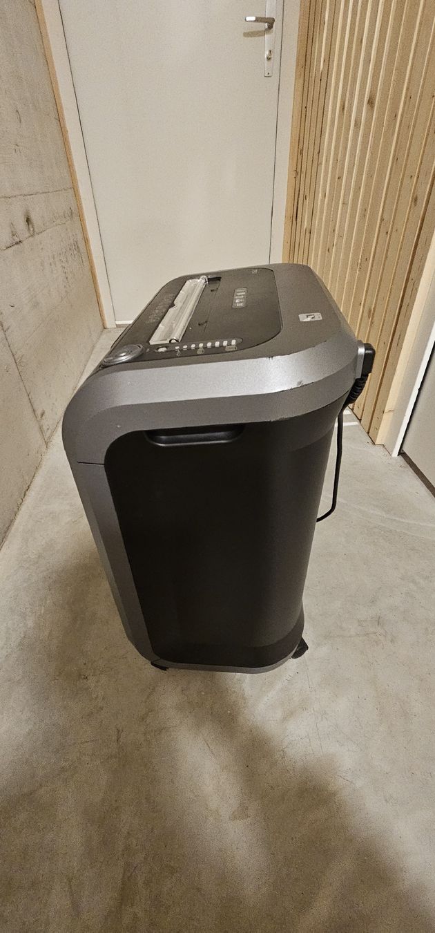 Fellowes Distruggi documenti: Déchiqueteuse Fellowes Powershred 79Ci – Usato da Chézard-St-Martin venduto da rub_78fl 3