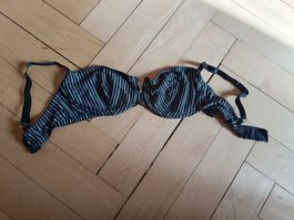 Schöner H&M BH, Schwarz-Weiss Gestreift, Grösse 80D