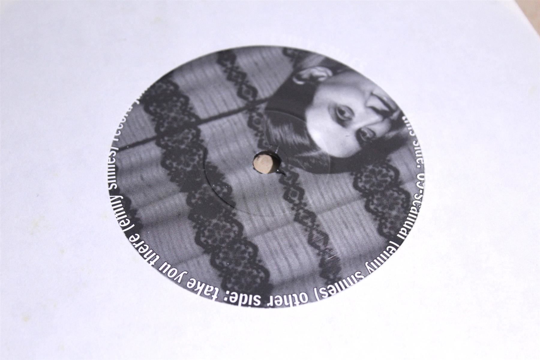 Dischi in vinile: EMILY SMILES: 69 Scandals / Take You... – Usato da Bern venduto da kultiges 8