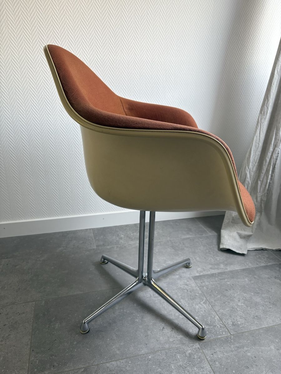 Eames Poltrone: Vitra Eames Armchair DAL fiberglass/hopsak – Usato da Dielsdorf venduto da rlx_geek 2