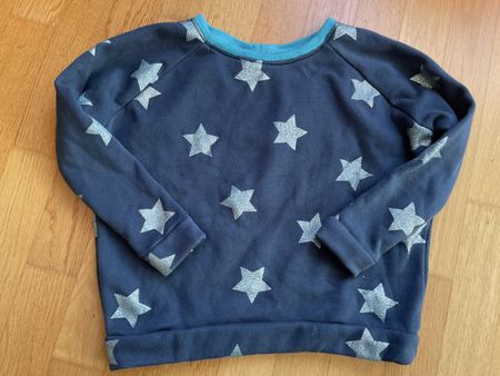 Unikat Pulli mit Sternen, Gr. 128, innen Nikki-Fleece Türkis