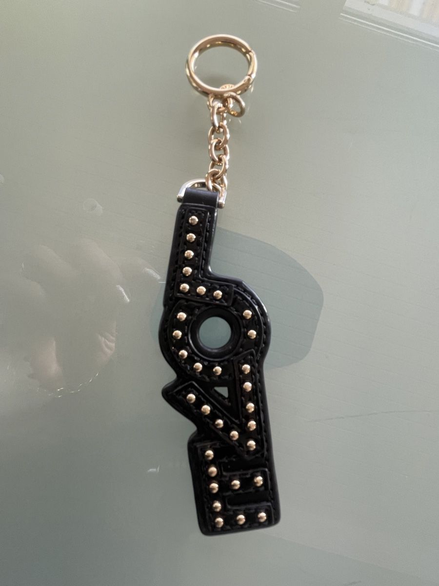 Michael Kors Portachiavi: Porte-clés LOVE Michael Kors noir clouté doré – Nuovo (secondo la descrizione) da Vuadens venduto da Nina11