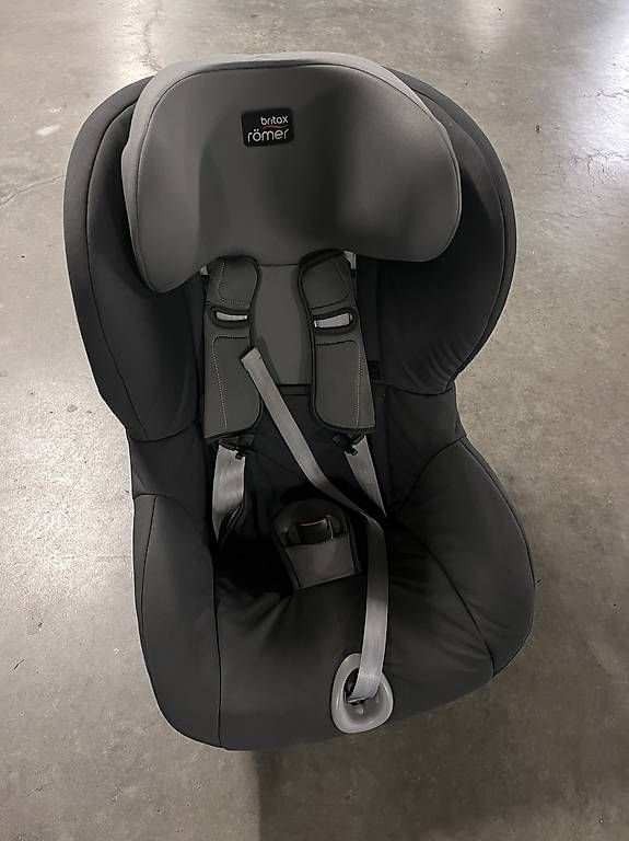 Britax Römer Seggiolini per auto: Kindersitz Britax KING II – Usato da Münsingen venduto da walkers.