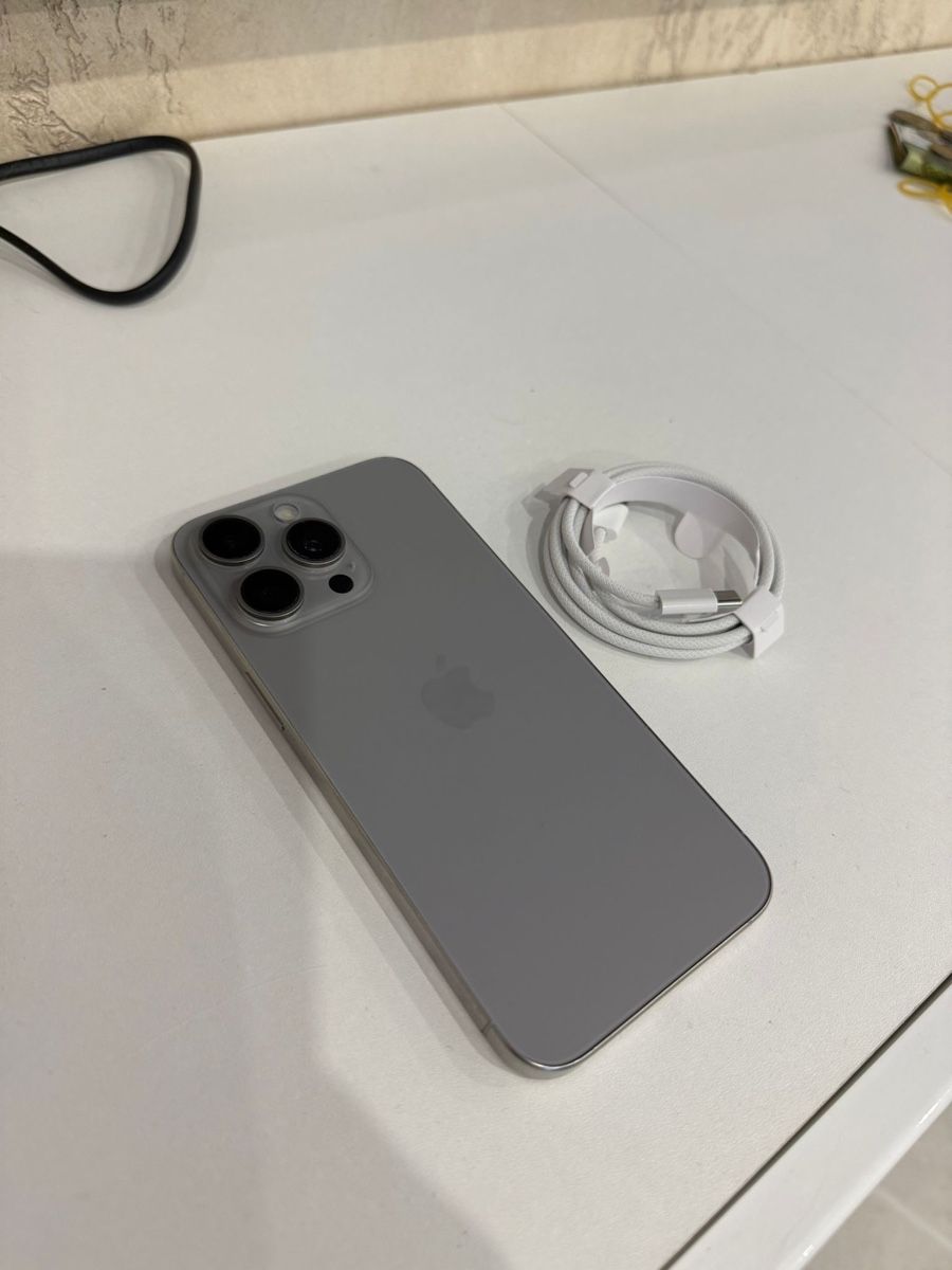 Apple Portables: Iphone 15 pro max 256 gb battery 100%  – Neuf (Voir description) à Chippis par mig_8ns6 2