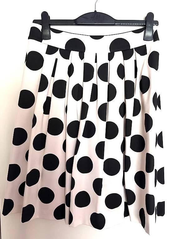 Jupes: Design Rock von der Marke Marccain – D'occasion à Laupen BE par Mengler