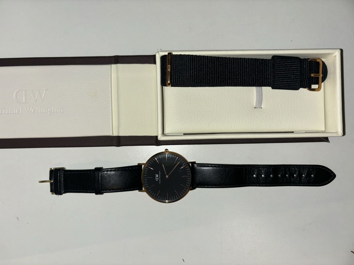 Daniel Wellington Orologi: Montre Daniel Wellington noire / dorée – Nuovo (secondo la descrizione) da Chêne-Bougeries venduto da sor_9rzp 3
