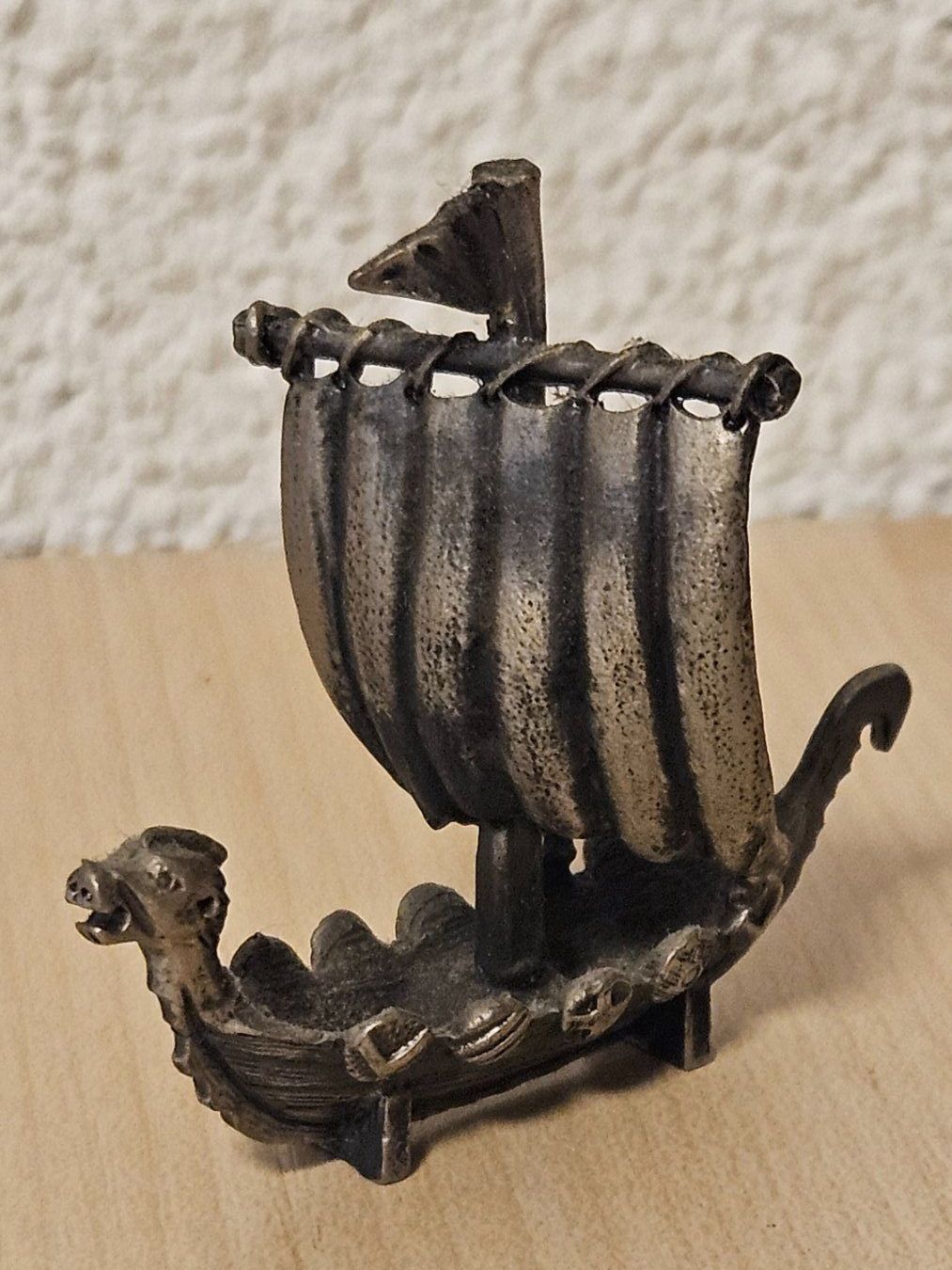 Figurines: Zinn-Miniaturfigur eines klassischen Wikinger-Langboots – D'occasion à Jona par ASMARADO 1