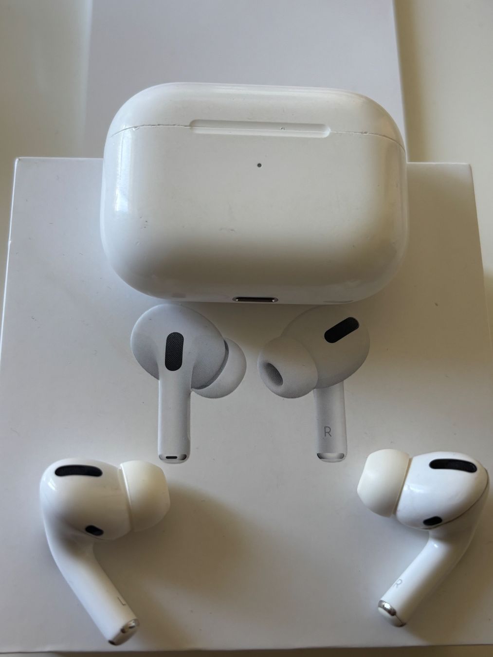 Apple Cuffie: AirPods Pro 2ème génération – Usato da Lausanne venduto da pgrossrieder