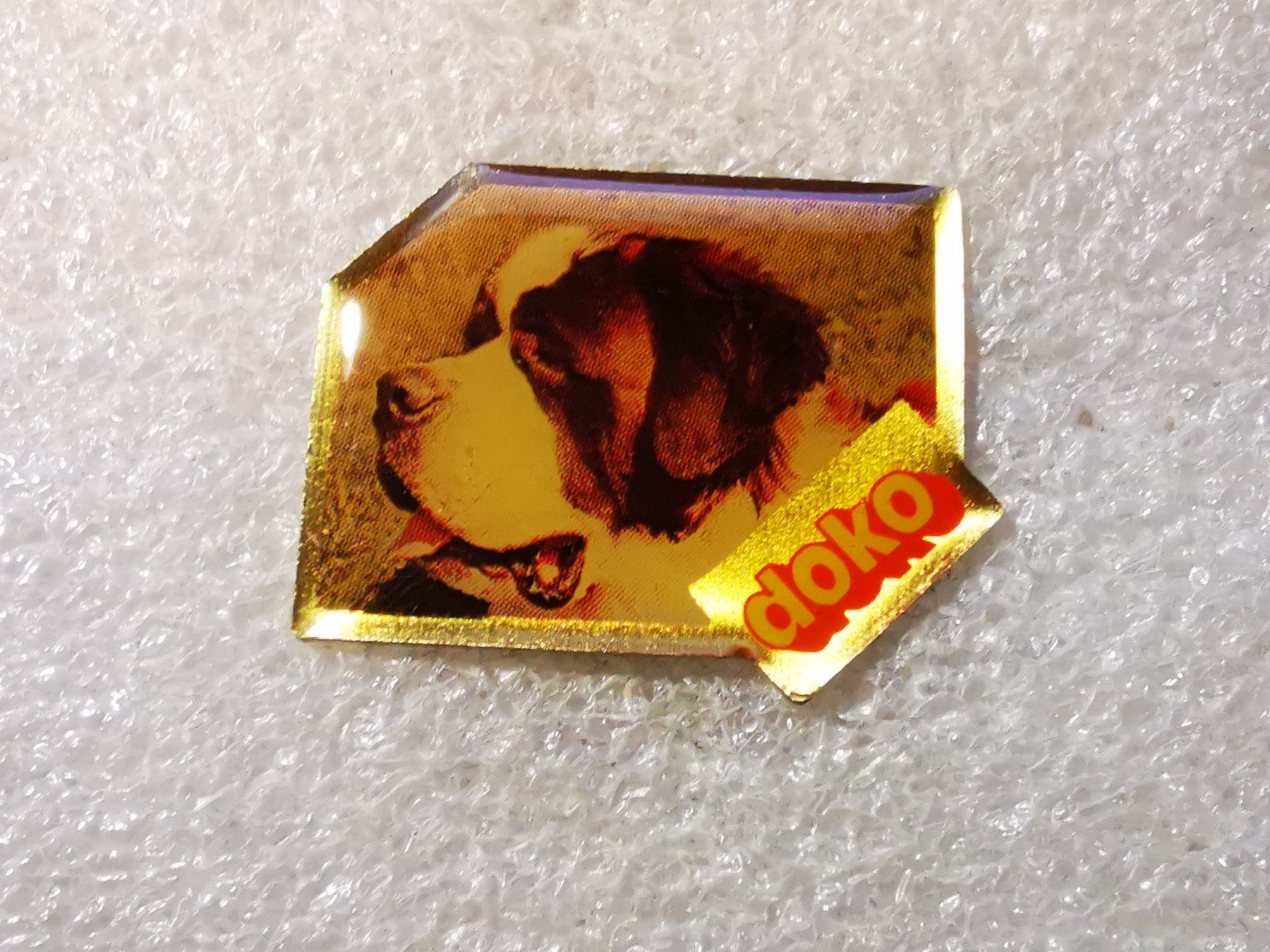 Placchette & Badge: Ansteckpin 102: Doko – Usato da Oppligen venduto da Pin-Fall-Shop