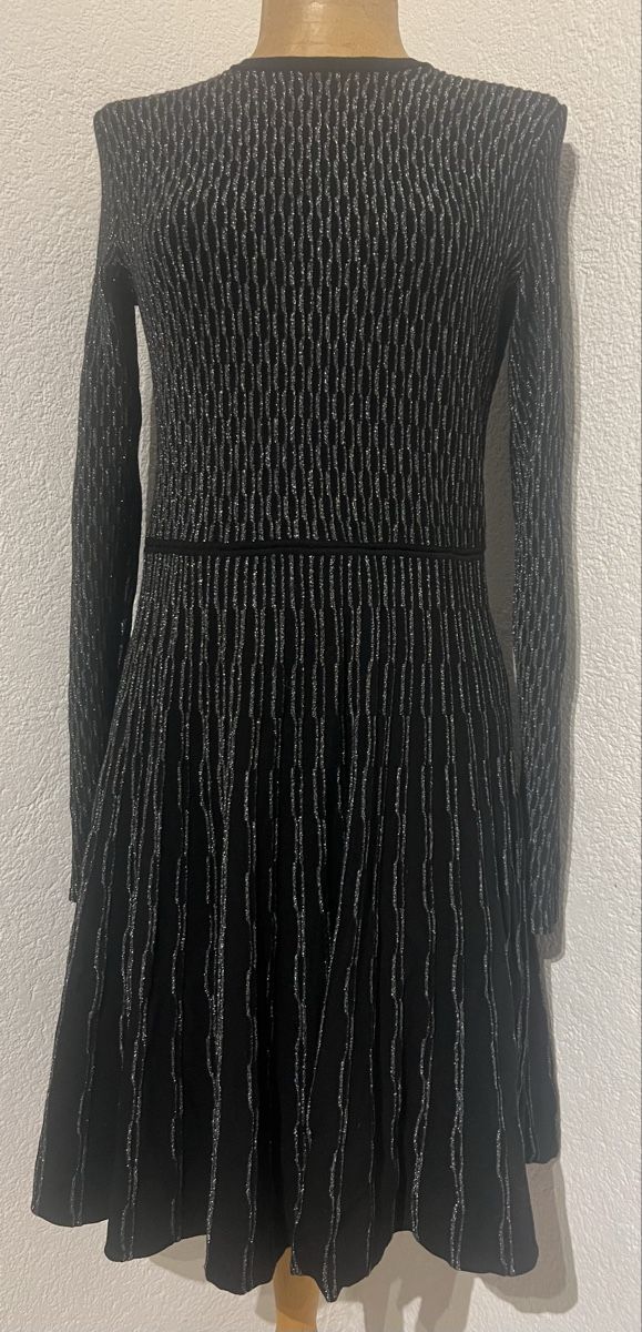 Hugo Boss Robes: Robe Boss, Taille M – D'occasion à St-Pierre-Clages par ste_xk6p