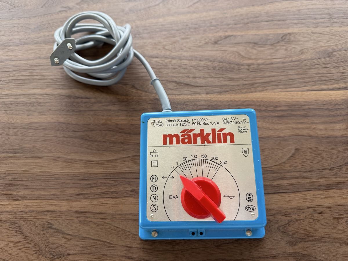 Märklin Modellini di ferrovie: Märklin 37540 Transformator 10 VA – Usato da Lupsingen venduto da New-Haven