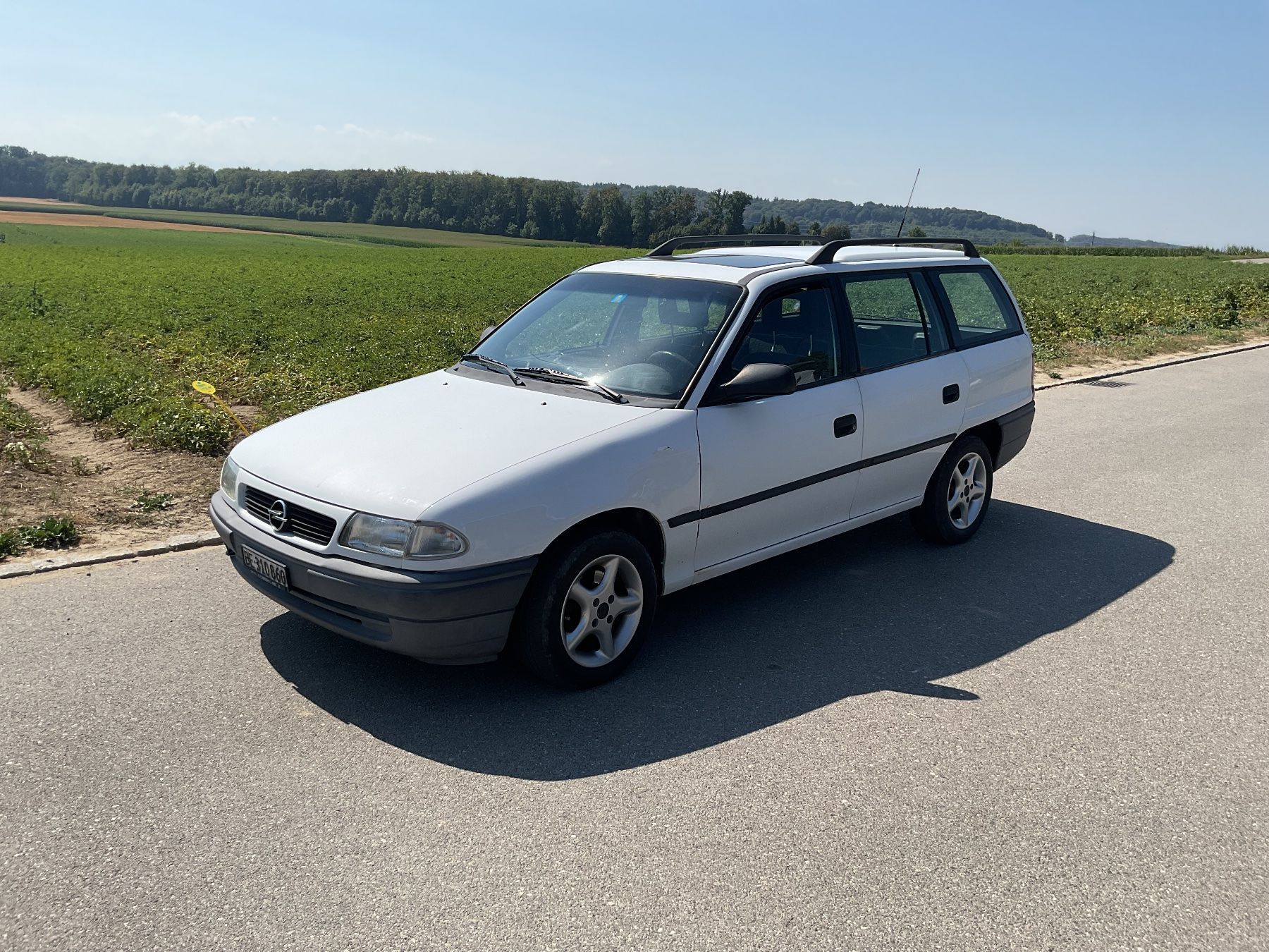 Opel Autos: Opel Astra F Caravan – D'occasion à Hagneck par Kobogero