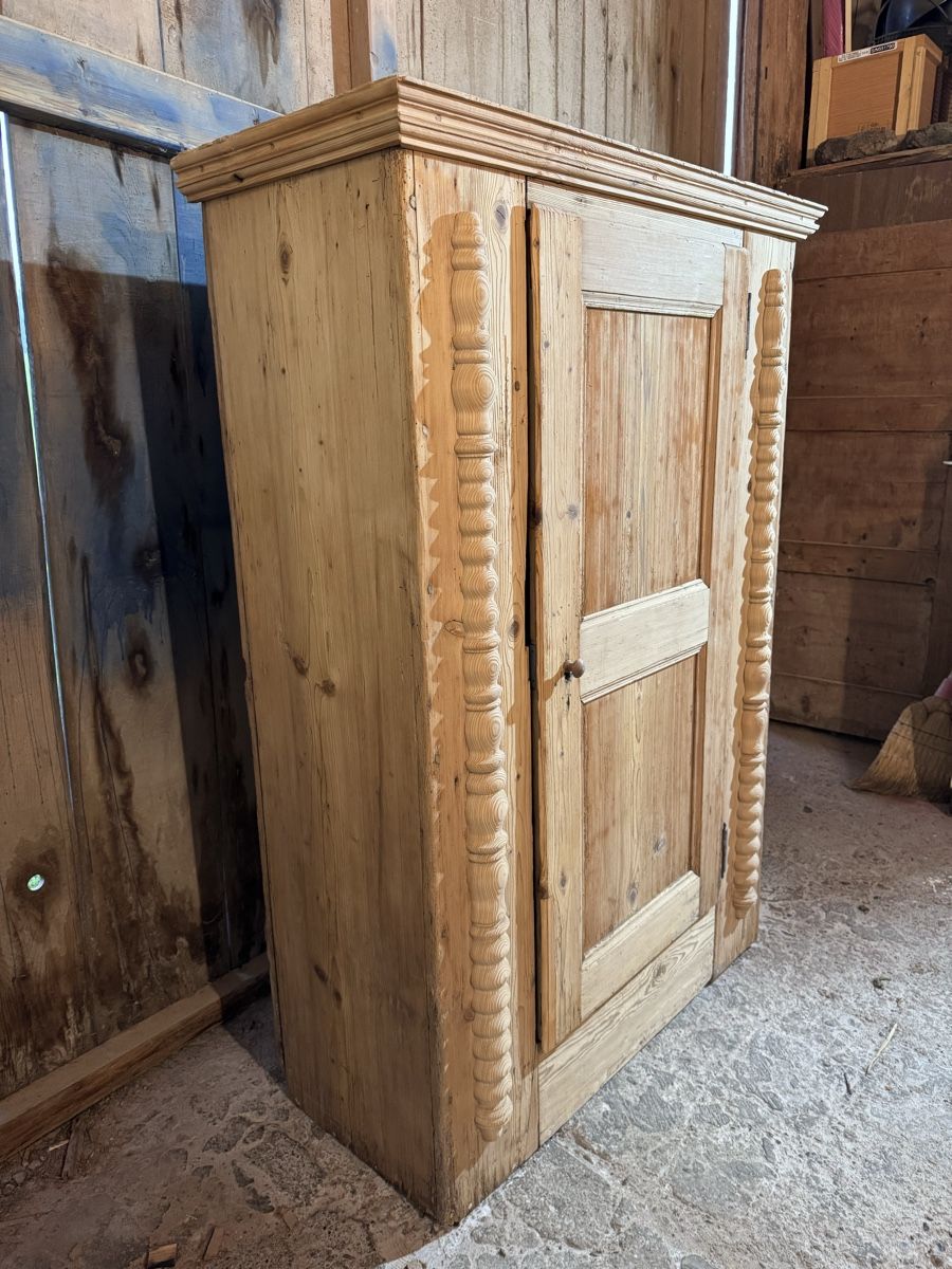 Armadi: Antiker Schrank – Nuovo (secondo la descrizione) da Amden venduto da Energiearbeit.Laib 2